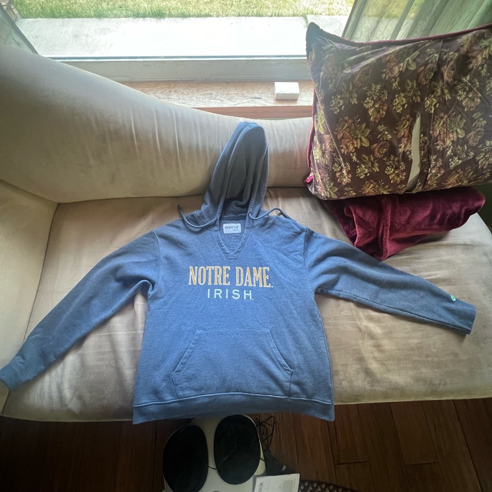 Women’s small, cropped Notre Dame hoodie.